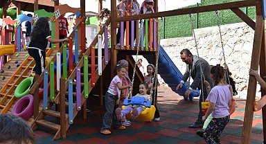 Miniklerin yüzü yenilenen oyun parkıyla güldü