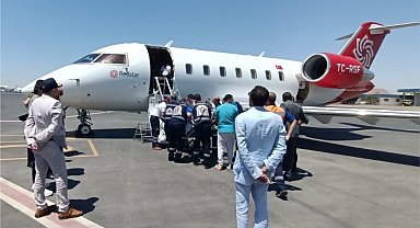 Mısır'da trafik kazası geçiren 3 Türk hava ambulansıyla Türkiye'ye getirildi
