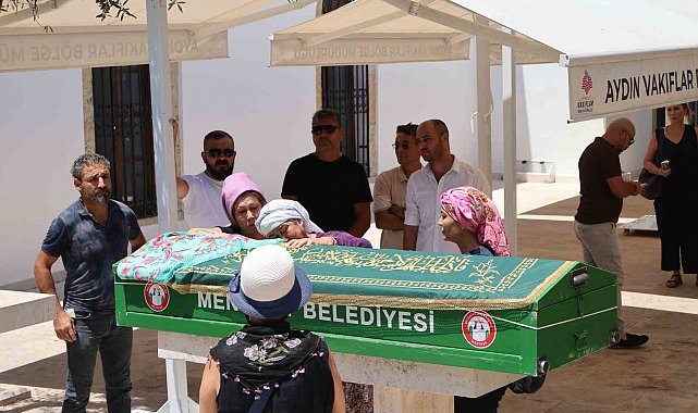 Muğla'da hayatını kaybeden kadının tabutunu kadınlar taşıdı