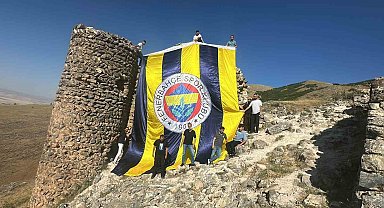 Muş'ta Dünya Fenerbahçeliler Günü Haspet Kalesi'nde kutlandı
