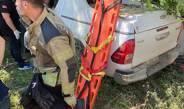 Muş'ta kamyonet şarampole devrildi: 2 yaralı
