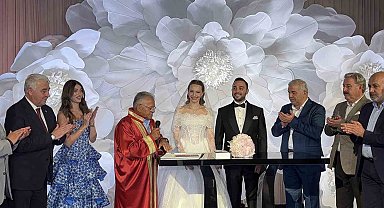 Mustafa Demirel'in mutlu günü