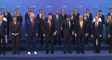 NATO Zirvesi'nde beyaz ayakkabı detayı dikkat çekti
