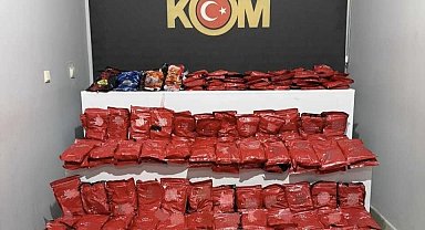 Niğde'de kaçak tütün operasyonu: 272 paket ele geçirildi