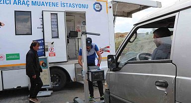 Oltu'da gezici araç muayene aracı araç sahiplerine büyük kolaylık sağlıyor