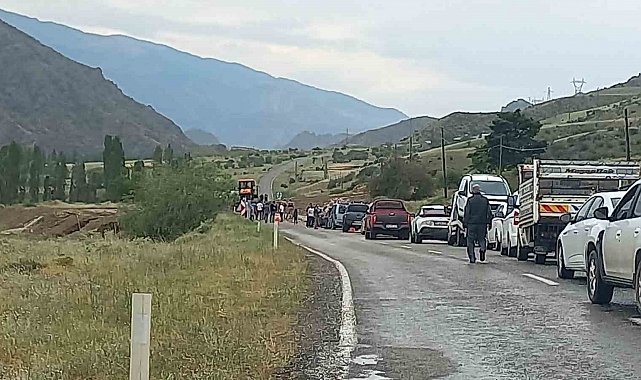 Oltu'da sağanak yağış sele neden oldu