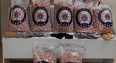 Önce taksi, sonra eve baskın: 280 bin uyuşturucu hap ele geçirildi