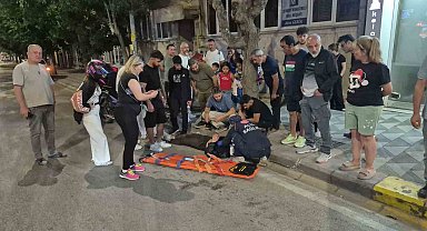 Önünü kaldırdıkları bisikletleri ile seyreden çocuklara çarpmamaya çalışırken yaralandı