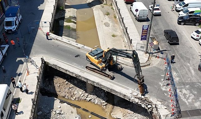 Ordu'da sağanak sonrası taşkın riski bulunan derede güvenli köprü çalışması