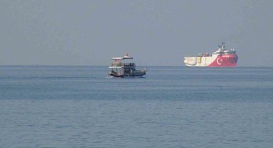 Oruç Reis Sismik Araştırma Gemisi Mersin Taşucu açıklarına demirledi