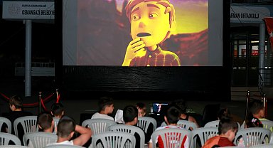 Osmangazi Belediyesi çocuklara yazlık sinema keyfi yaşatıyor