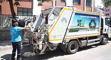 Osmangazi'de çöp evden 2,5 ton geri dönüşüm atığı çıkarıldı