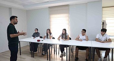 Osmangazi'den gençlerin geleceğine ücretsiz eğitim desteği