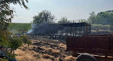 Osmaniye'de malzeme deposu alevlere teslim oldu