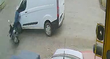 Osmaniye'de minibüsle çarpışan motosikletli yaralandı