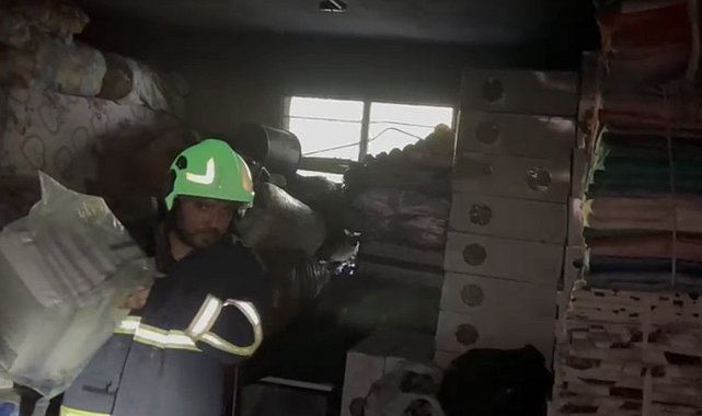 Osmaniye'de odunluk yangını eve sıçramadan söndürüldü