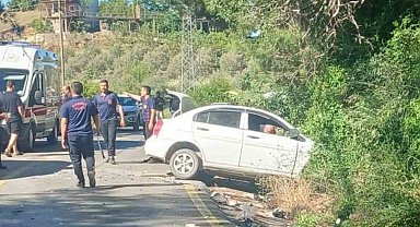 Osmaniye'de otomobil ile tır çarpıştı: 1 ölü, 2 yaralı
