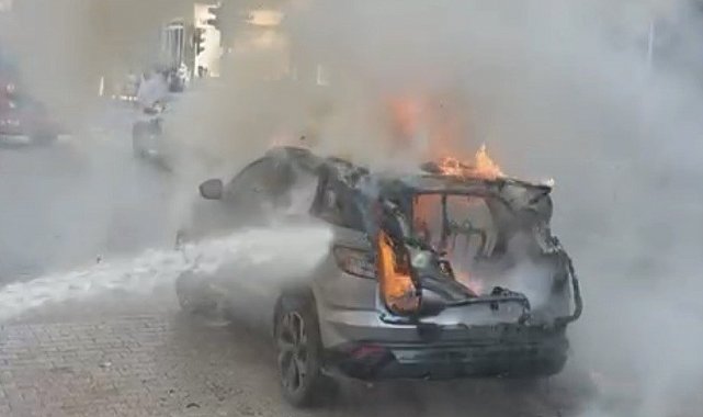 Osmaniye'de seyir halindeki otomobil yandı