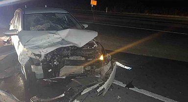 Otomobil ile traktör çarpıştı: 1 yaralı