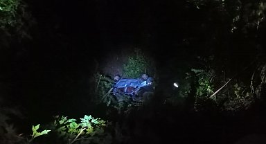 Otomobilde uçurumdan uçtu: anne, baba ve 3 evladı yaralandı