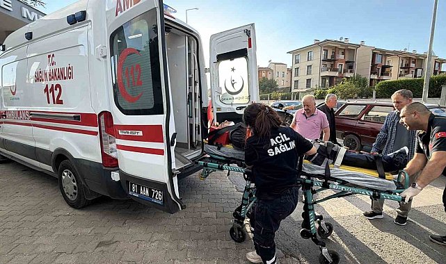 Otomobile çarpmamak için manevra yapınca bisikletten düştü