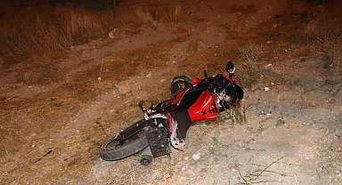 Otomobille çarpışan motosiklet şarampole savruldu: 1 yaralı