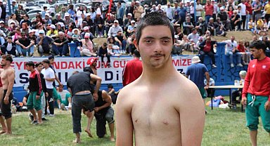 Özel Gereksinimli Ufuk Erdem, Akdağ Karakucak Güreşleri'nin gönüllerin şampiyonu oldu