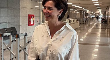 Özlem Gürses, İstanbul Cumhuriyet Başsavcılığı tarafından yürütülen AHBAP'lar suç örgütü soruşturması kapsamında savcılığa ifade vermek üzere adliyeye geldi.