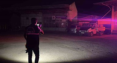 Park halindeki kamyonetten düşen şahıs ağır yaralandı