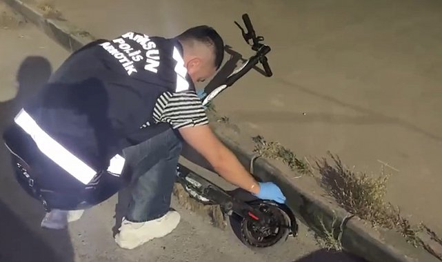 Peçeteye emdirilen uyuşturucuyu scooter bataryasında sakladı