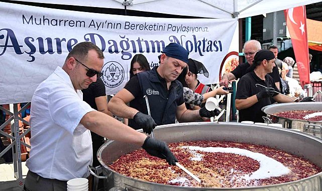 Perşembe Pazarı'nda 2 bin kişilik aşure ikramı