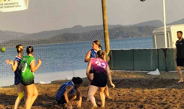 Plaj Hentbolu Köyceğiz'de tüm heyecanı ile devam ediyor