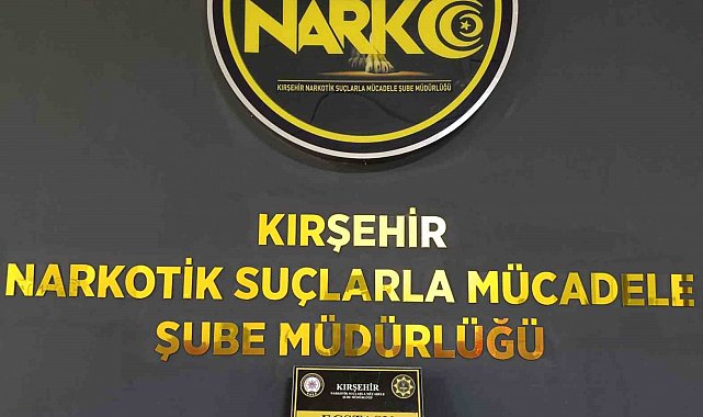Polisin durdurduğu araçta uyuşturucu hap ele geçirildi