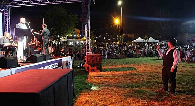 "Geleneksel Kozan Belediyesi Yaz Konserleri" başladı: Konserin en büyük alkışı özel bireye