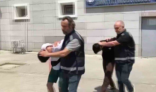 "Vatandaşlık vereceğiz" yalanıyla aldıkları 175 gram altınla kaçan dolandırıcılar yakalandı