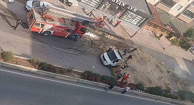Saman yüklü kamyon alev alev yandı