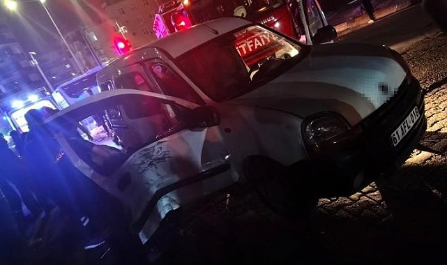 Samsun'da hafif ticari araç ile motosiklet çarpıştı: 5 yaralı