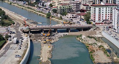 Samsun'da köprü tedbir amaçlı trafiğe kapatıldı