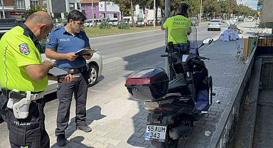 Samsun'da motosiklet devrildi: 2 yaralı