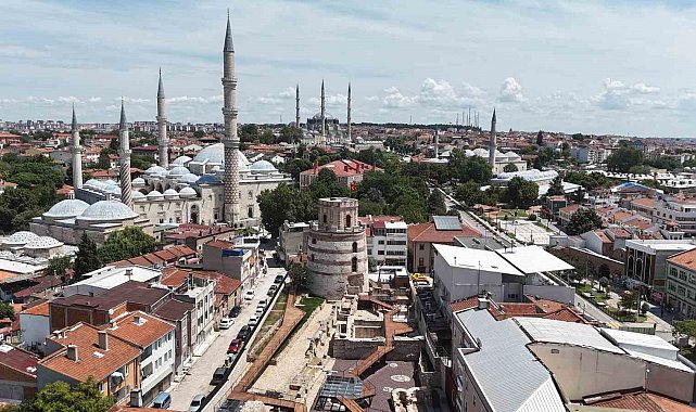 Sanat tarihçisi Prof. Dr. Beksaç: "Makedonya Kulesi hak ettiği bilgiye layık olması gereken bir yapı"