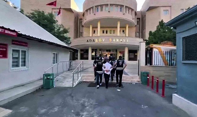 Şanlıurfa'da kendilerini kamu görevlisi olarak tanıtan dolandırıcılar tutuklandı