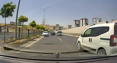 Şanlıurfa'da ters yönde ilerleyen sürücü kamerada