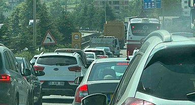 Şehir Hastanesi kavşak çalışması trafiği kilitledi: Kilometrelerce araç kuyruğu