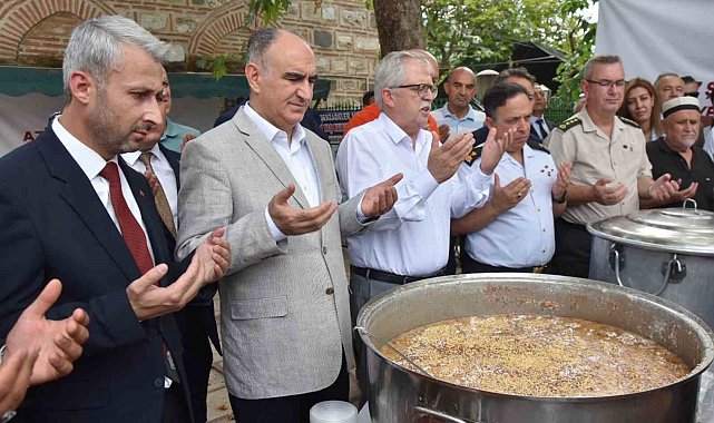 Şehit aileleri ve gazilerden aşure hayrı