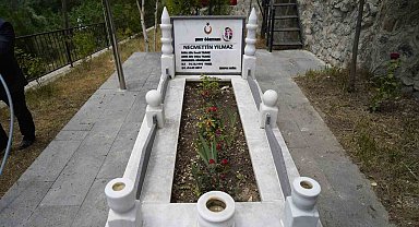 Şehit öğretmen Necmettin Yılmaz şehadetinin 9. yılında kabri başında anıldı