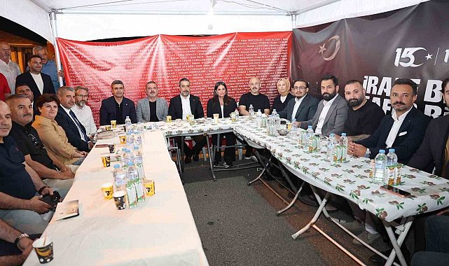 Sincan Belediye Başkanı Ercan, demokrasi nöbetine katıldı