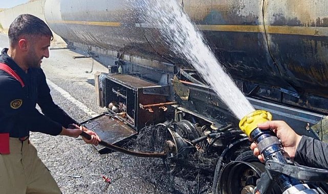 Şırnak'ta tır yangınında dorse kül oldu