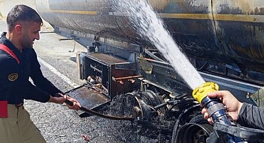 Şırnak'ta tır yangınında dorse kül oldu