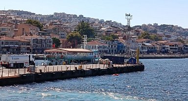 Şişme botuyla deniz açılan genç panikleyince sürüklenmeye başladı