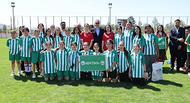 Sivas Belediyesi tarafından düzenlenen Yaz Spor Okulları açıldı